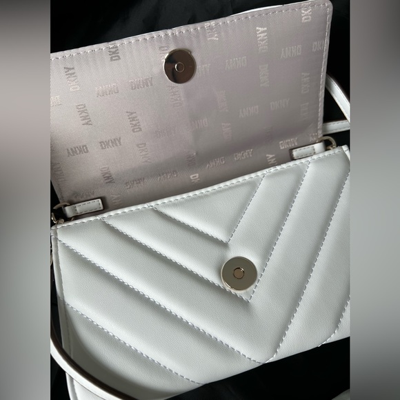 NWT DKNY CROSS BAG - Picture 2 of 5